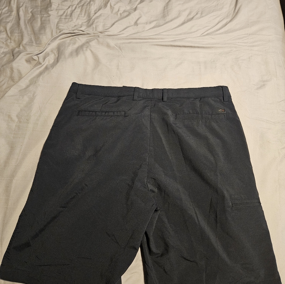 Greg Norman men's shorts - Picture 2 of 3